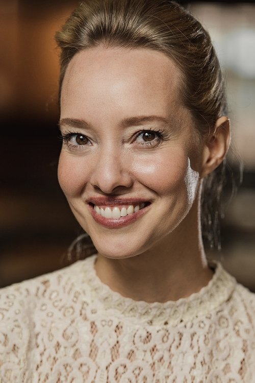 Marie-Dorothée Lesage as Vétérinaire