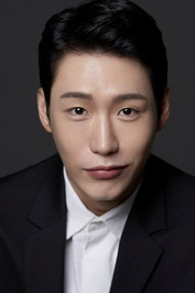 Cha Woo-jin as Choi Yong-gi