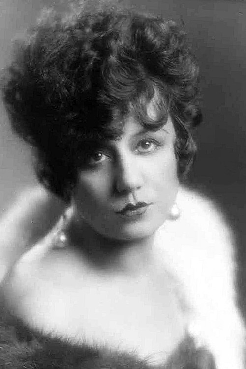 Germaine De Neel as Mona Busby