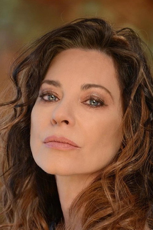 María Helena Doehring as Camila Sinisterra