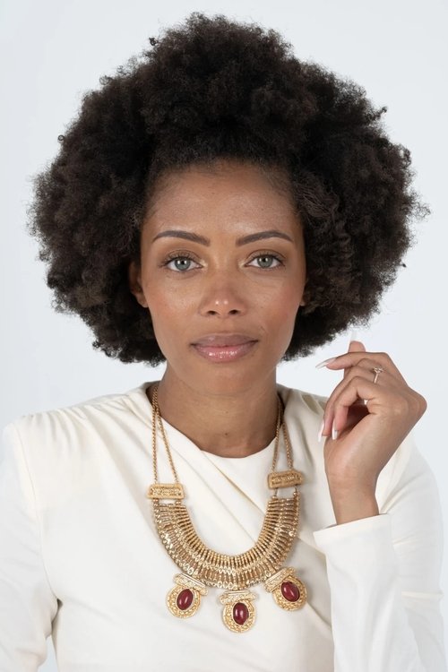 Paris Dunbar as Royal Bee (voice)