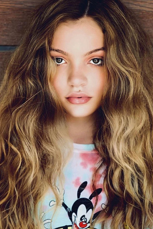 Lola Simone as Dance Group Member