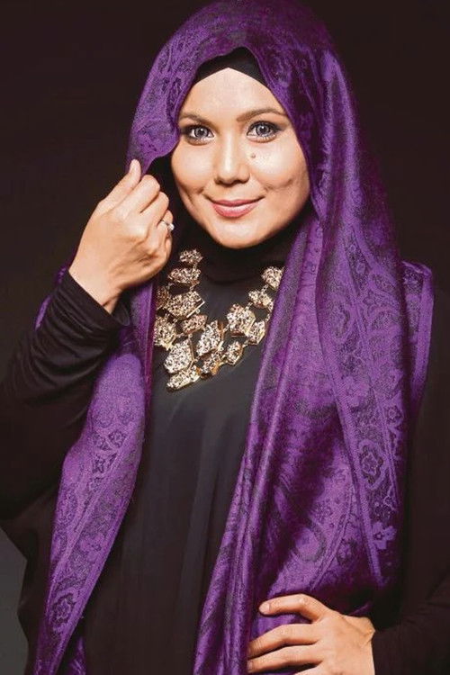 Haleeda Mazlein as Hajah Wardah