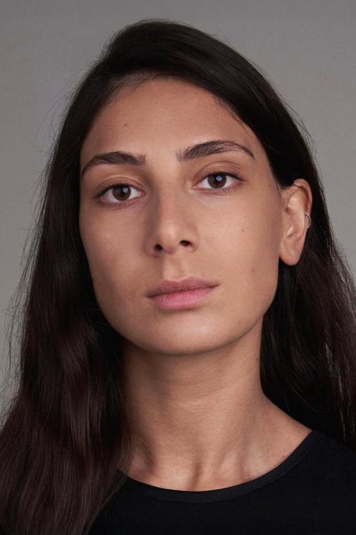 Anastasia Chanturaia as Dea