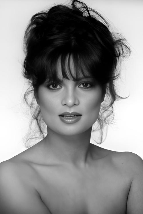 Françoise Pascal as The Girl