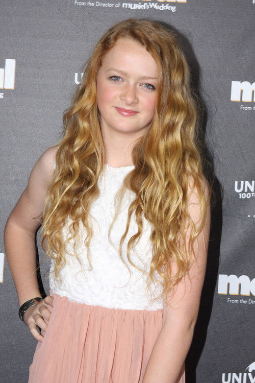 Chelsea Bennett as Lea Rainwater