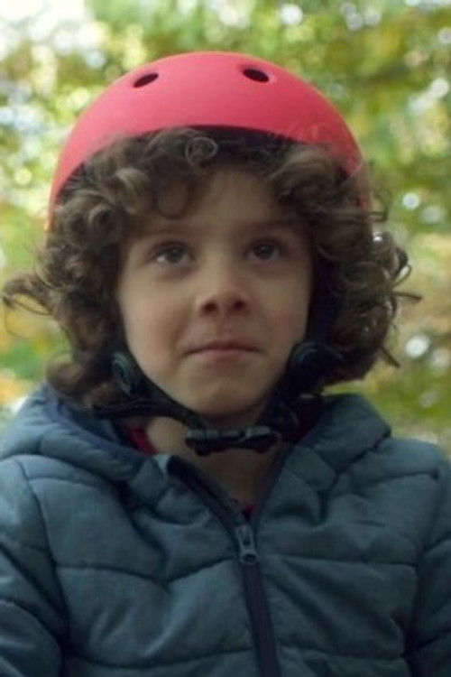 Niels Tolila as Justin