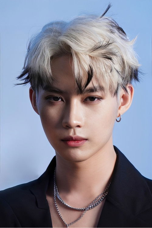 Pham Anh Tuấn as Gia Khánh