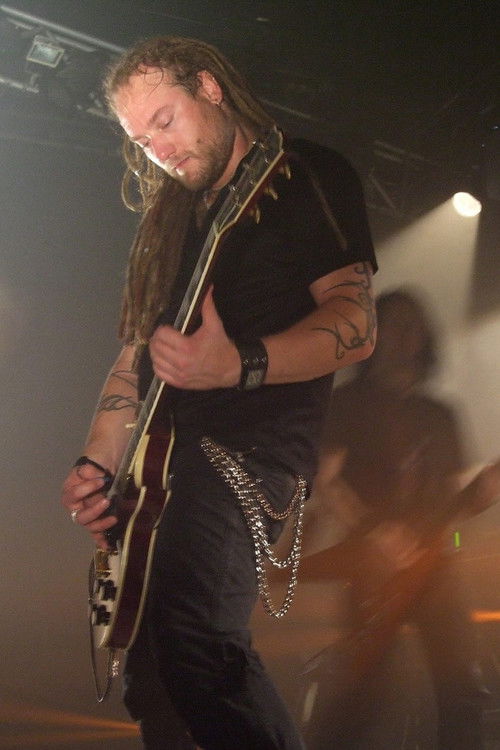 Martin Henriksson as Guitar