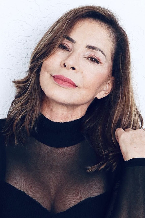 Alcira Gil as Esther