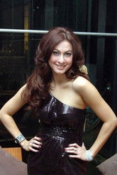 Diana Pungky as Poppy