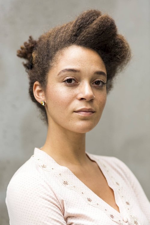 Jade Olieberg as Rosanne van Nierop