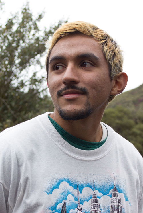 Oliver Zambrano Vegas as Guardián