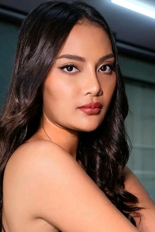 Erika Carlina as Kinan