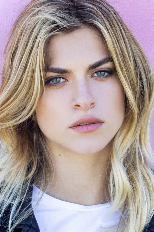 Aurora Moroni as Sara Monanni