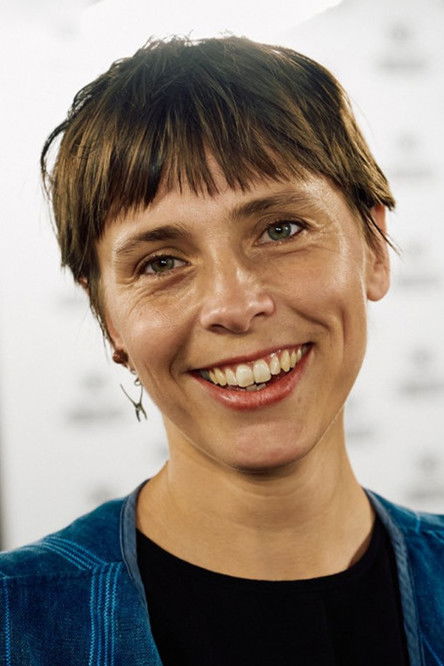 Cécile Matignon as Chloé