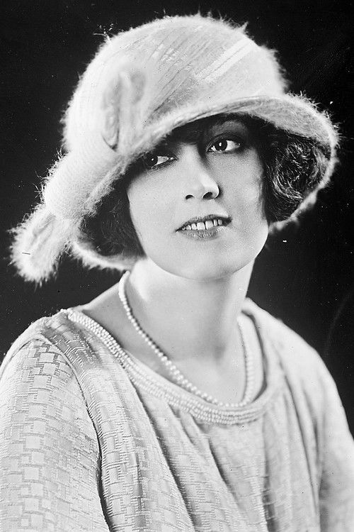 Regina Quinn as Beatrice