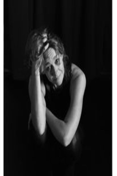 Gwenaelle Anglade as Professeure de sciences