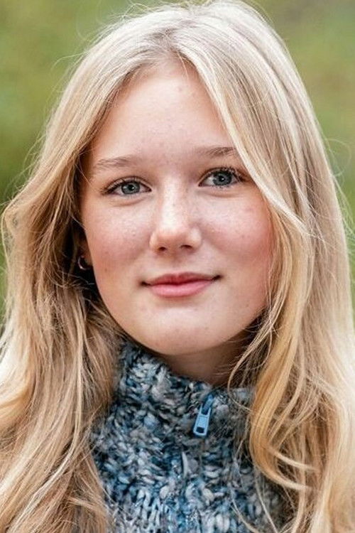 Karla Larsen Moltsen as Karen