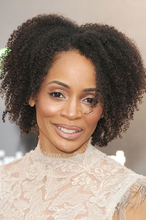 Latarsha Rose as Mrs. Smith