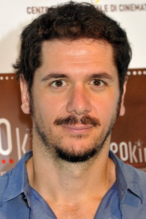 Gabriele Mainetti as Sandro