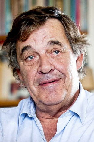 Miguel Sousa Tavares as Self (archive footage)