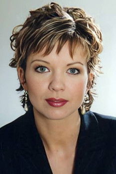 Sissi Pitz as Blondie