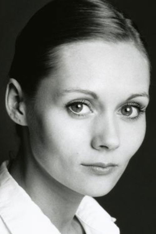 Sophia Hatfield as Sharon