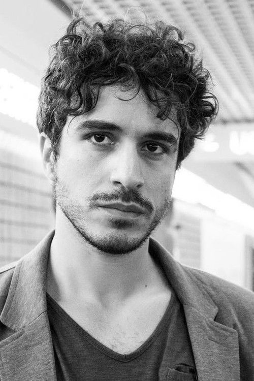 Gilberto Giuliani as Giovanni