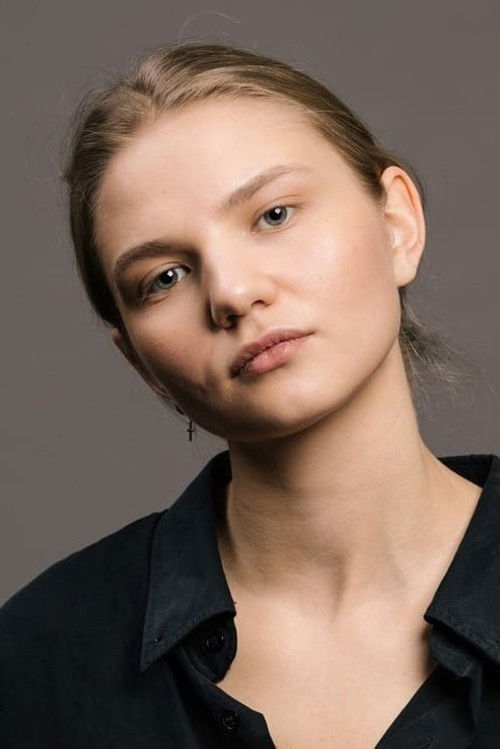 Luisa Lõhmus as Waitress