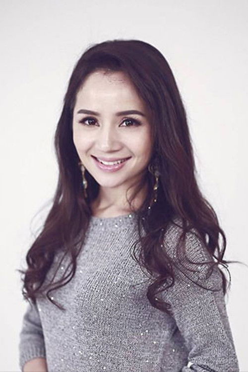 Gulmina Mamat as 娜孜