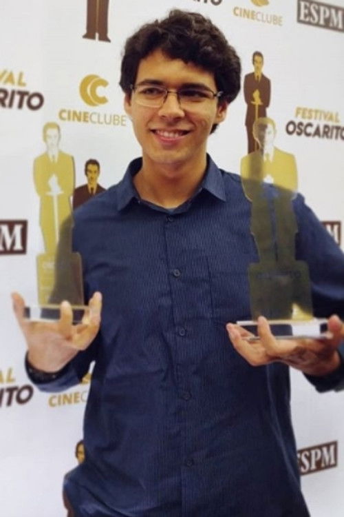 Paulo Barretto as Pedro Curi