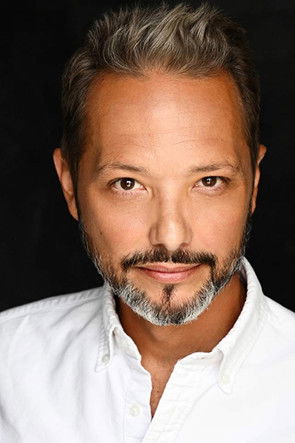 Aaron Fili as Ian, the Photographer