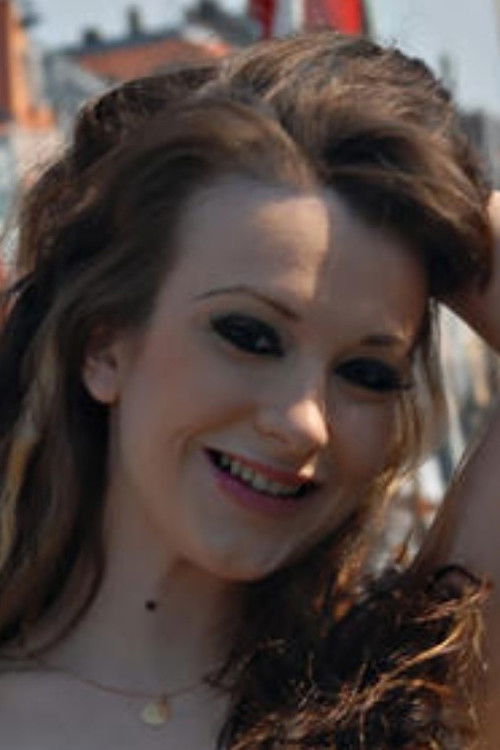 Jade Summers as Ulla, Berts Flickvän