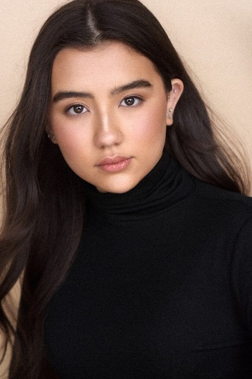 Zoriah Wong as Mia Knowles