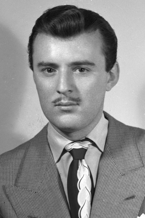 Manolo Fábregas as Lt. Garcia (as Manuel Fábregas)