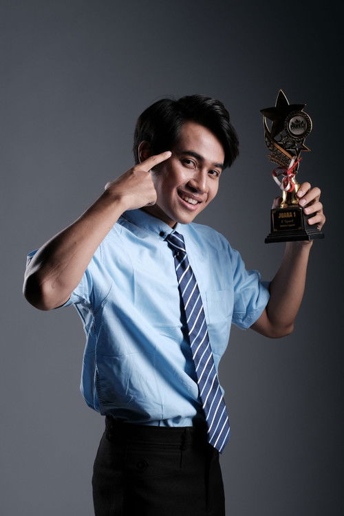 Sherwin Alfad as Roni