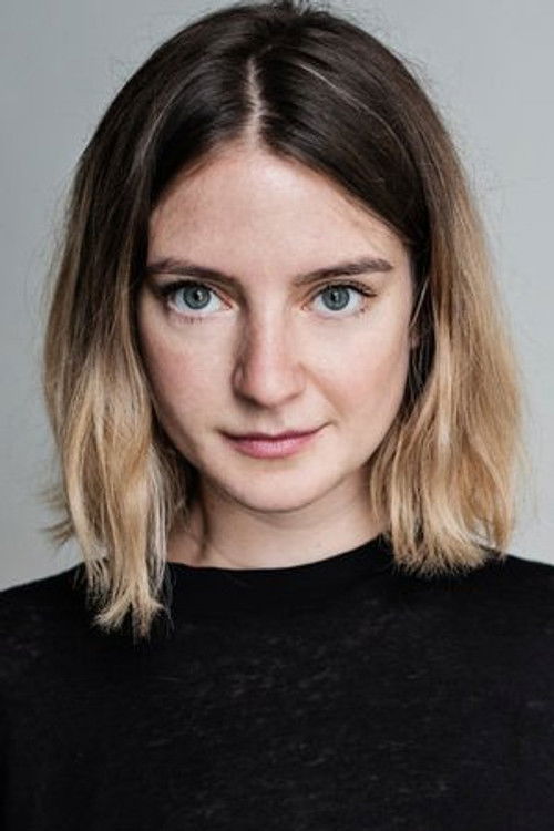 Lydia Larson as Ella