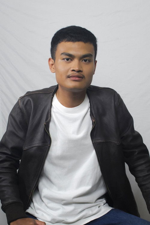 Fikri Haikal as Reno