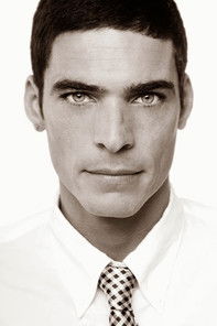 Eduardo Sobral as João