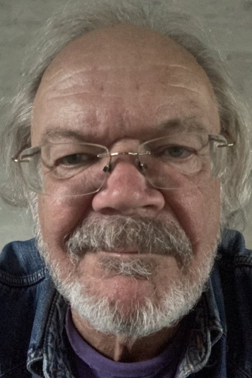 Einar Gensø as Svend