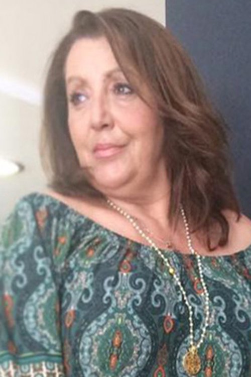 Konstadina Tzortzi as Διονυσία