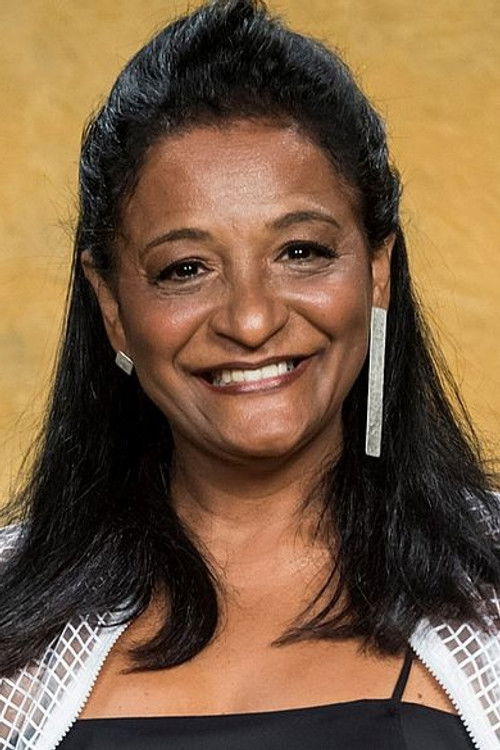 Claudia di Moura as Enfermeira