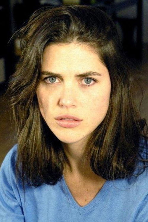 Zoe Duchesne as Marina / la petite amie de Serge / l'ex petit ami de Lise