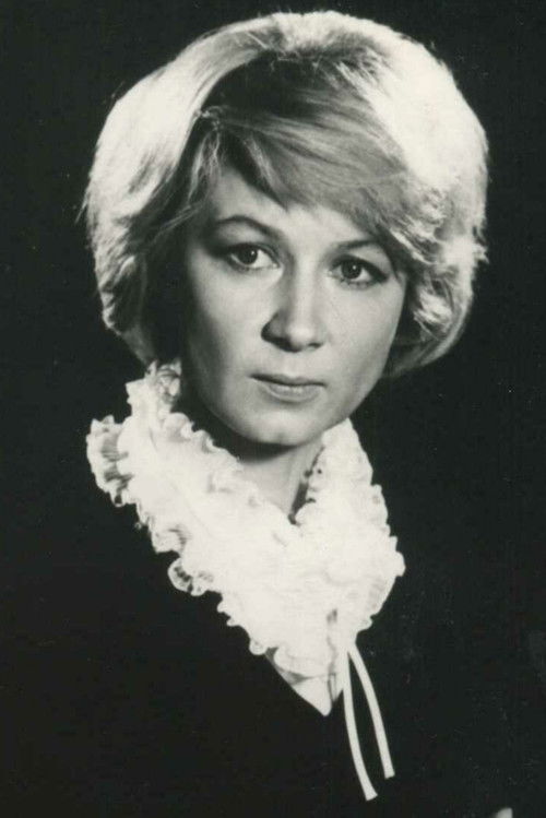 Alla Demidova as Laura Lyons