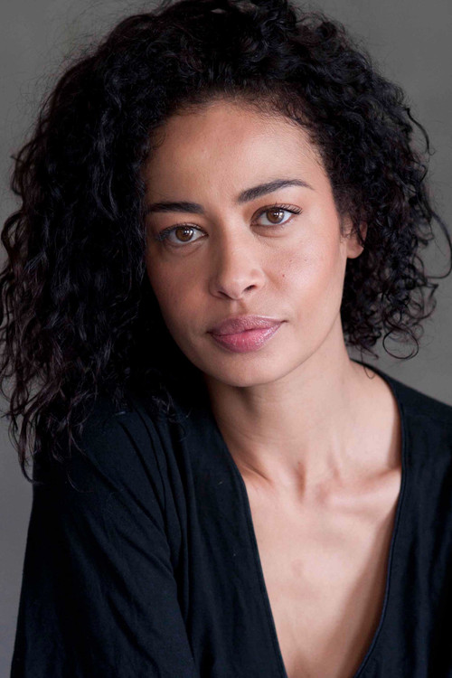 Sofia Baessa as Peluquera