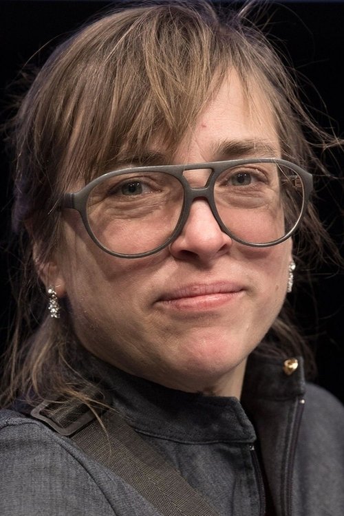 Maike Mia Höhne as Turist