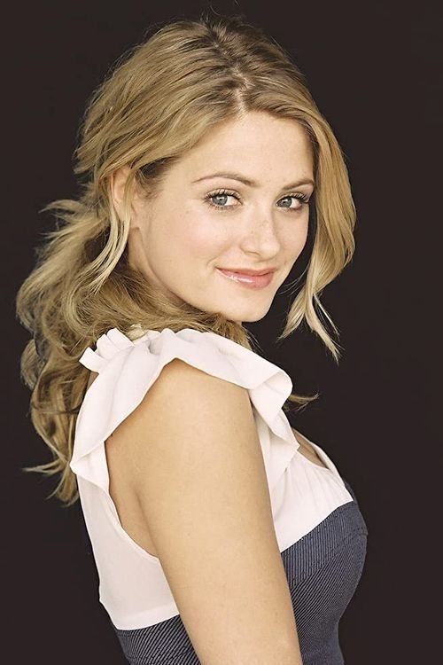 Cameron Goodman as Shelley