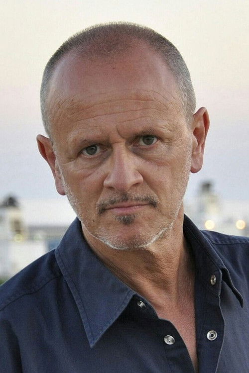 Carlo Denei as Dario