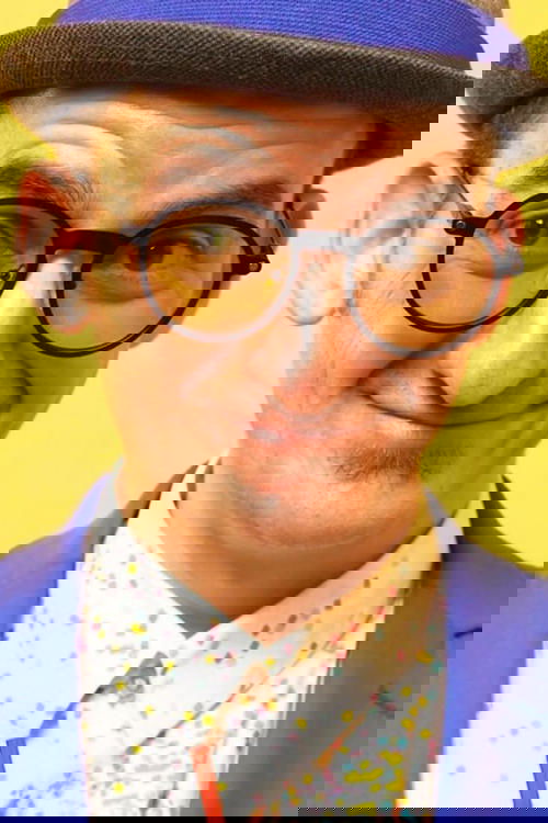 Nikolay Stanoev as Gun Dealer